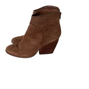 Kork-Ease Laura size 8.5 suede ankle boots